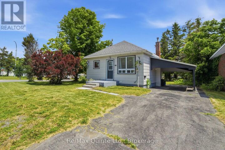 Property Photo:  261 Sidney Street  ON K8V 2T5 