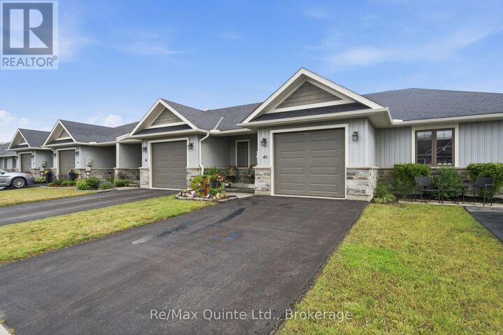 Property Photo:  40 Cobblestone Street  ON K8P 0B8 
