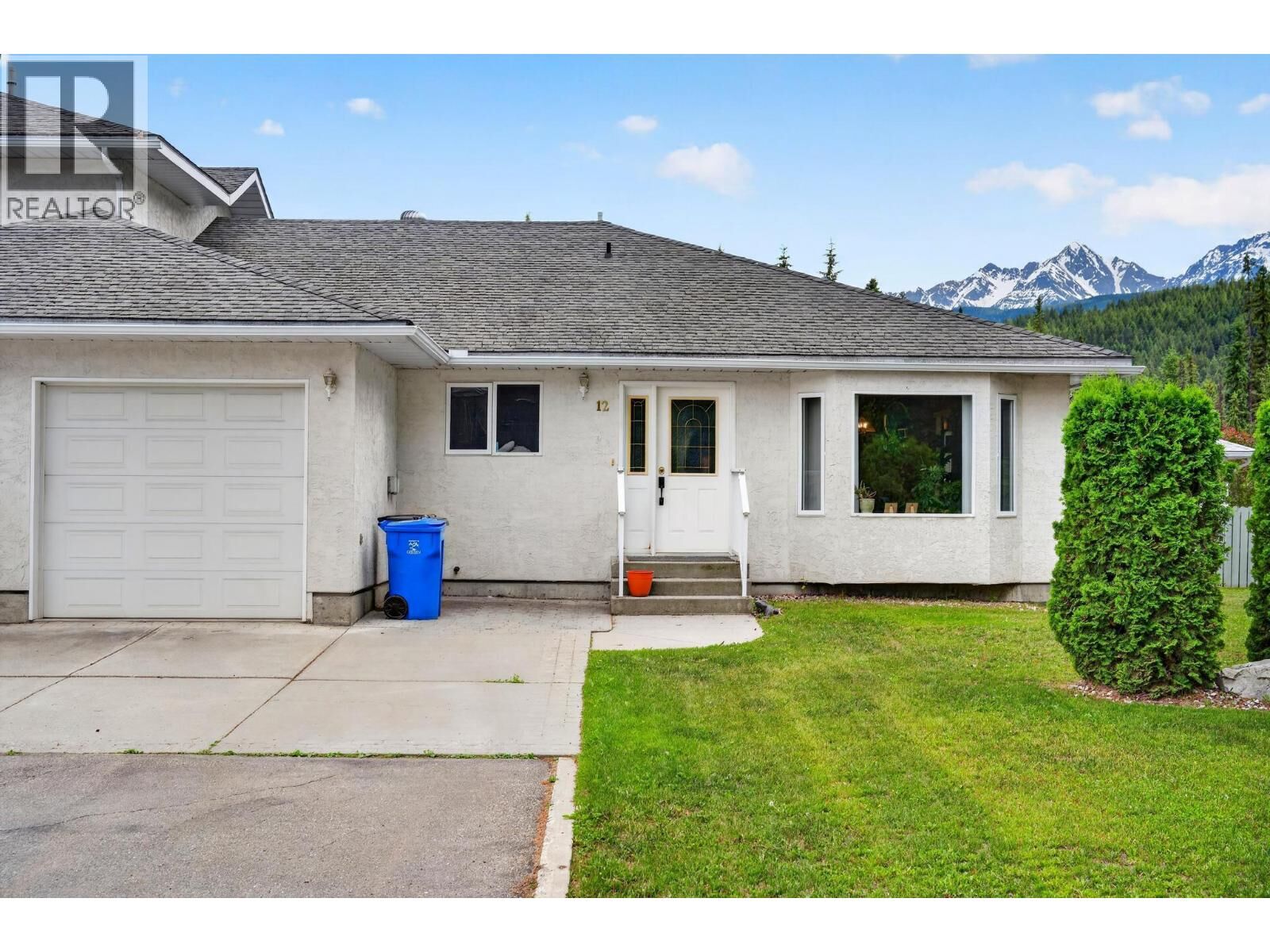 Property Photo: 411 5th Avenue South 12 BC V0A 1H0