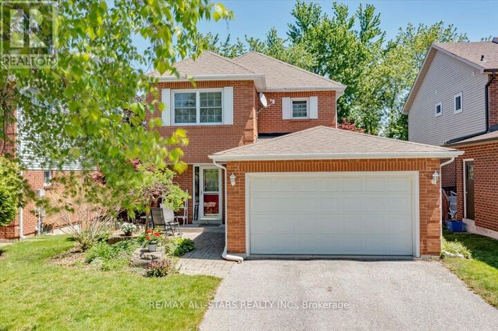 Property Photo:  66 Kyle Crescent  ON L4P 3P6 