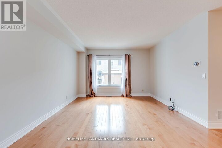 Property Photo:  7 Marshview Avenue  ON L4G 7W2 