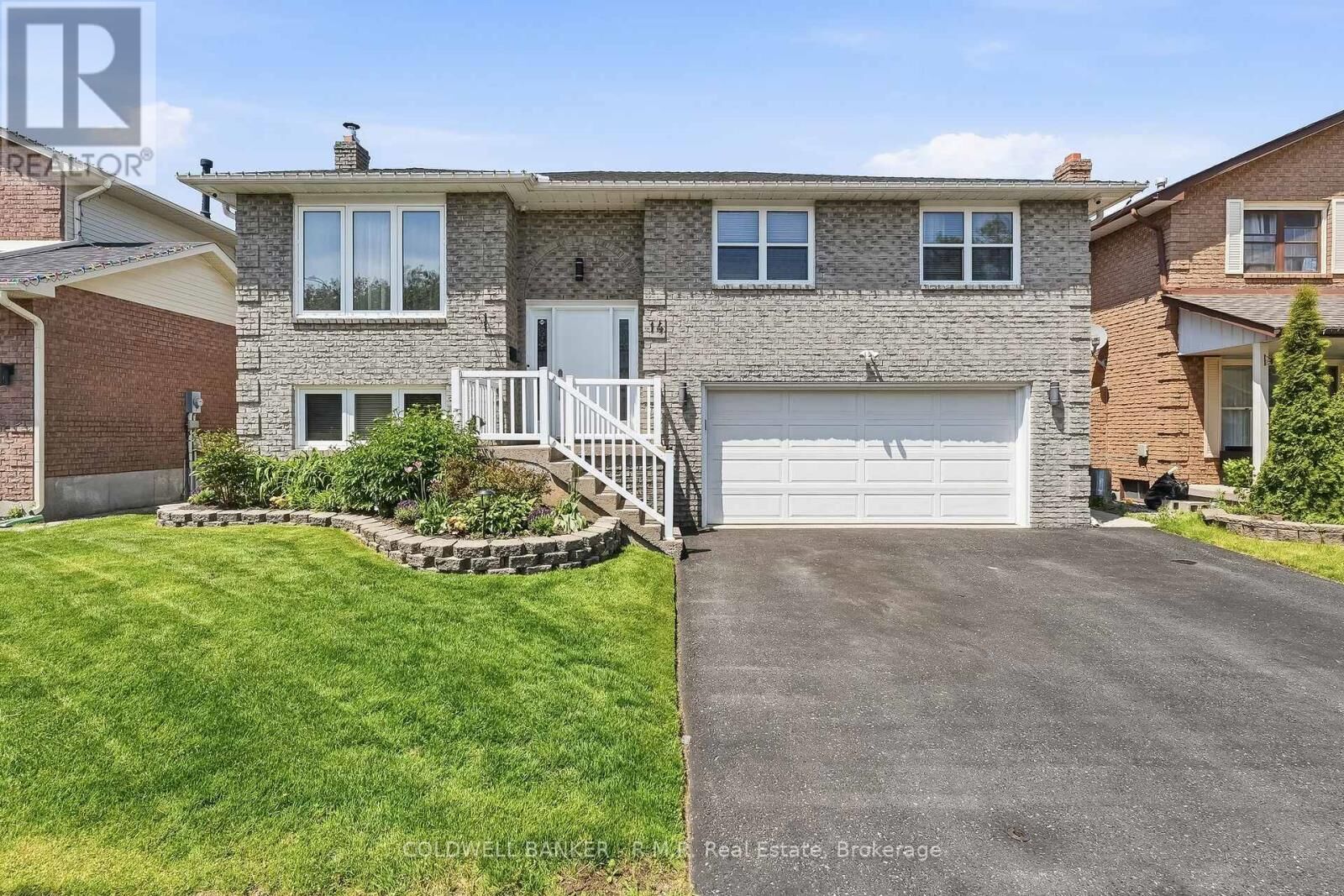 Photo de la propriété:  14 Glenabbey Drive  ON L1E 1B9 