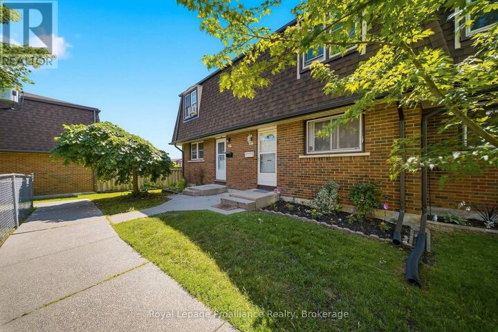 Property Photo: 19 Prince Of Wales Drive B ON K8P 2T5