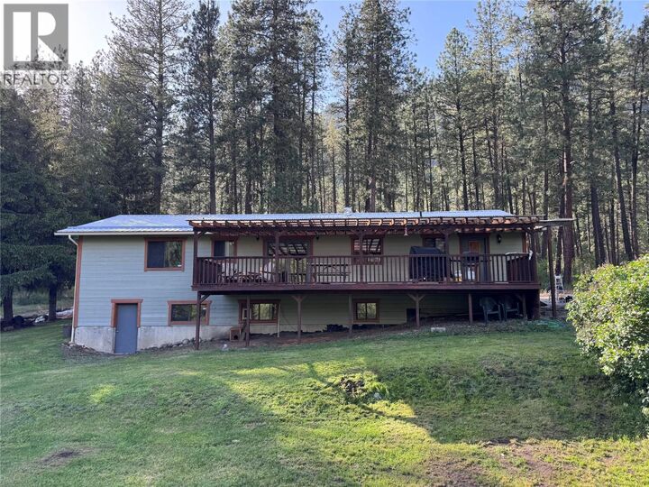 Property Photo: 725 3 Highway BC V0H 1E0
