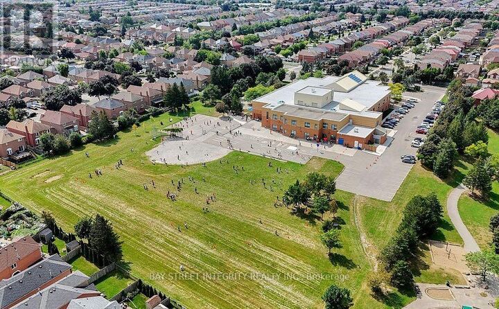 Property Photo:  Main 37 Sandham Crescent  ON L3S 4J7 