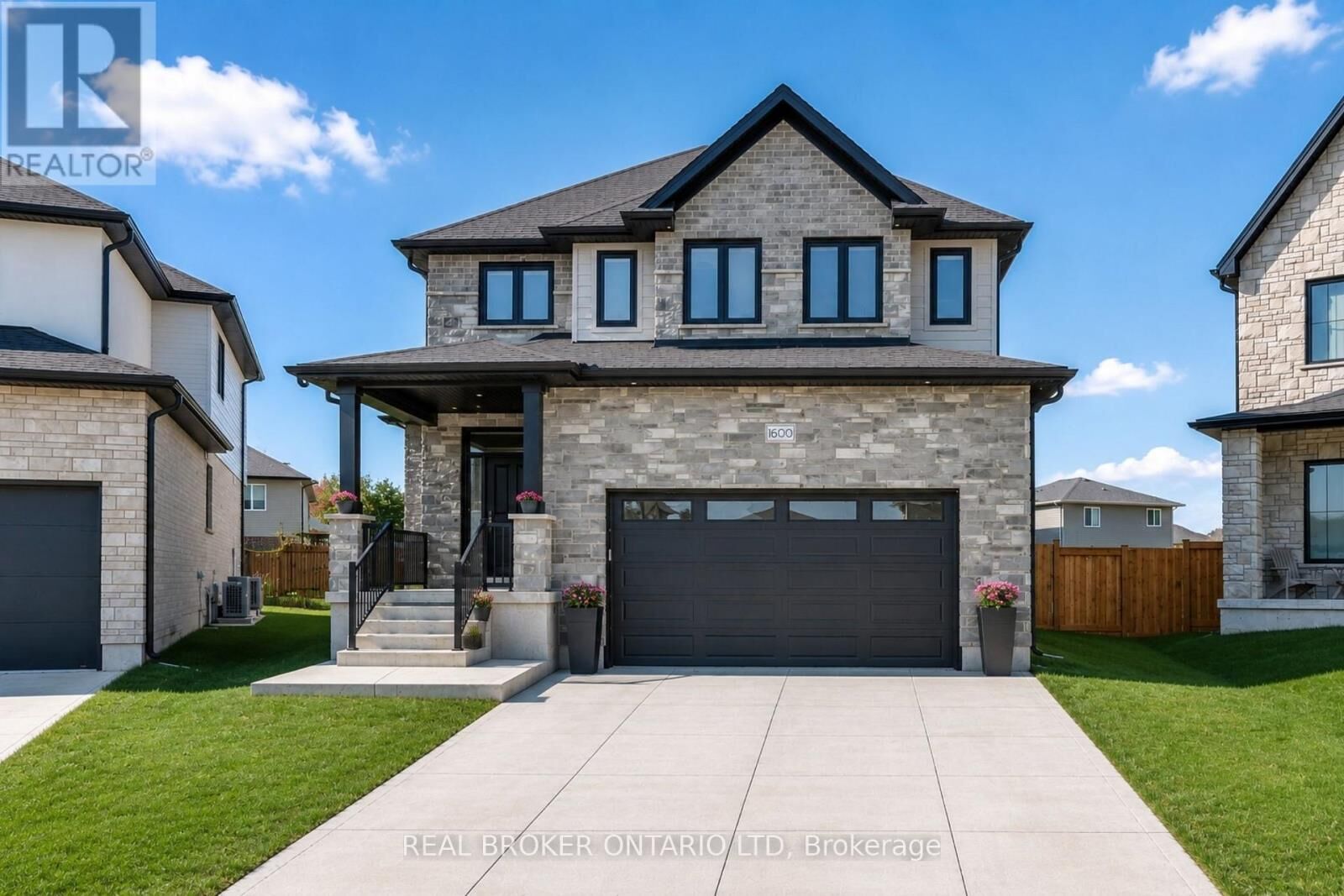 Property Photo:  1600 Medway Park Drive  ON N6G 3W1 
