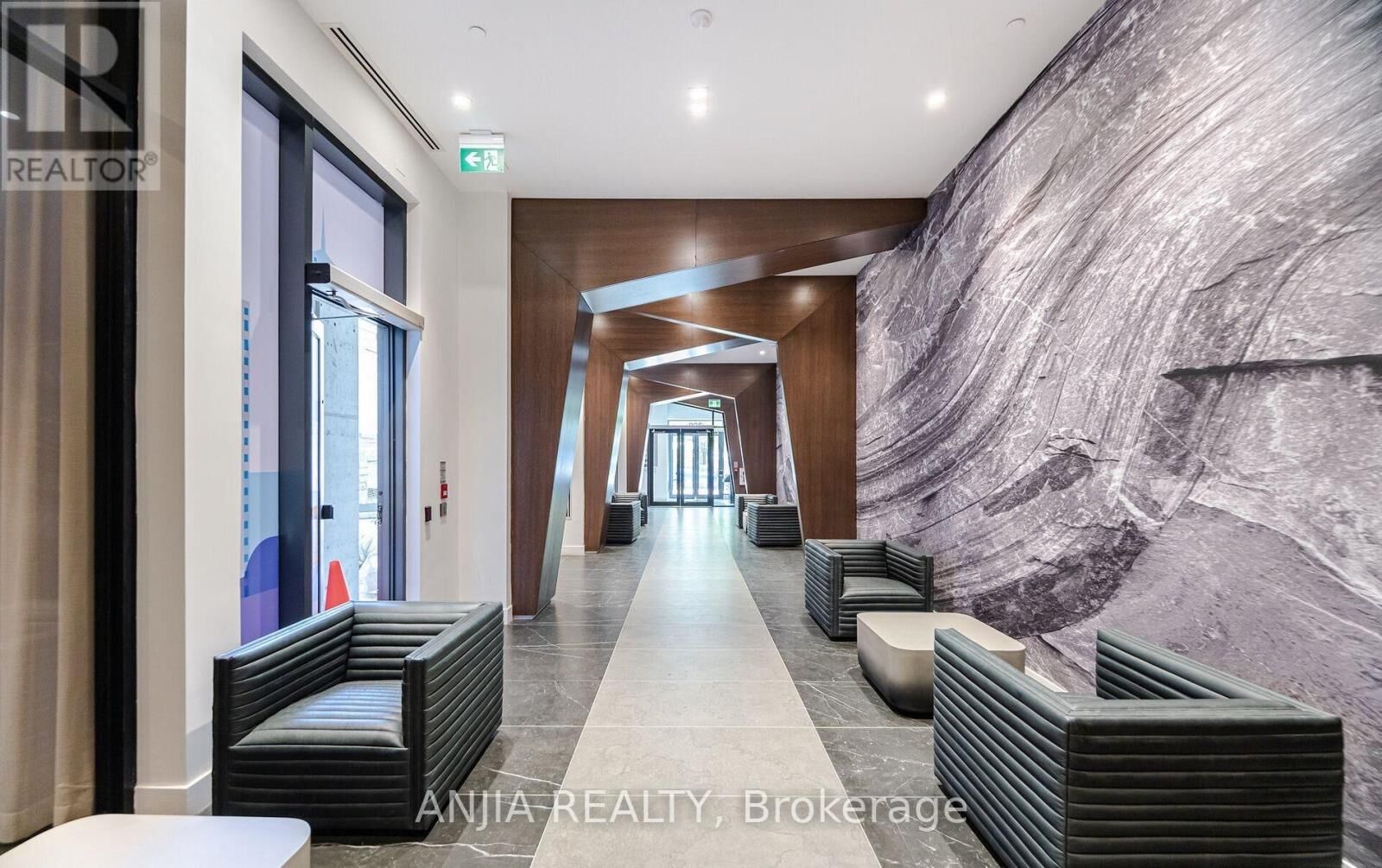 Property Photo: 308 Jarvis Street 3306 ON M5B 0E3
