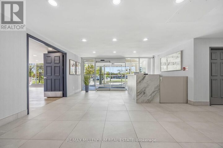 Property Photo:  2550 Pharmacy Avenue 1107  ON M1W 1H9 