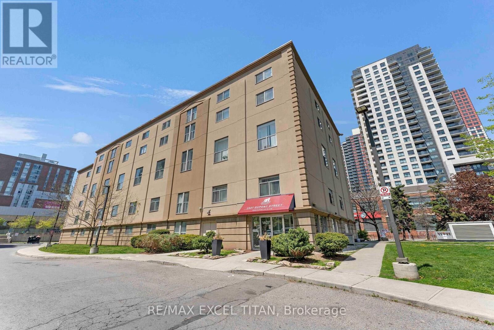 Property Photo: 1407 Dupont Street 409 ON M6H 2B1