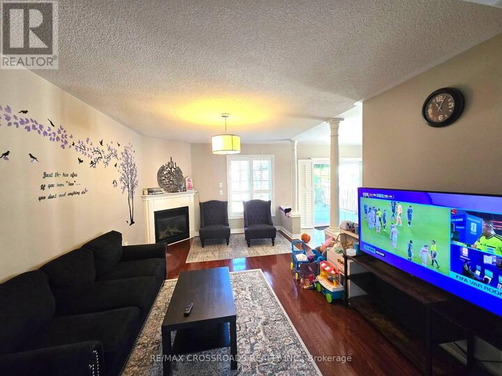 Property Photo:  34 Sonley Drive  ON L1R 3B3 