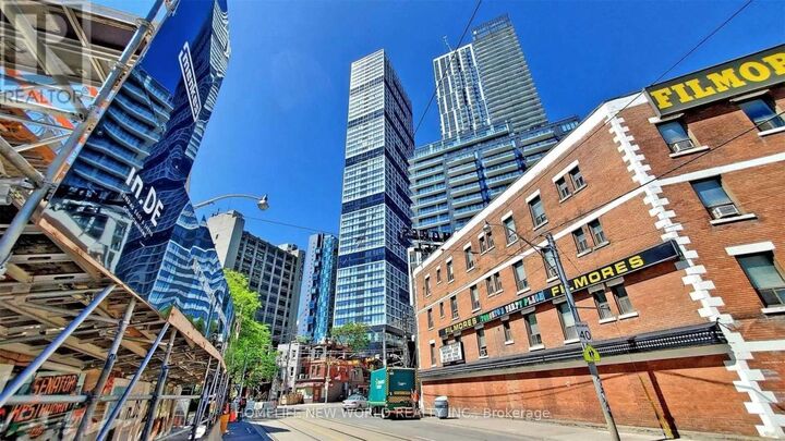 Property Photo: 181 Dundas Street East 1702 ON M5A 0N5