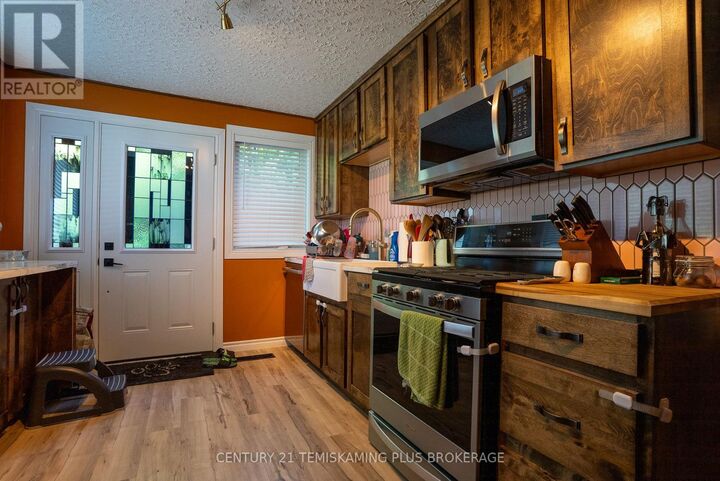 Property Photo: 381 Meridian Avenue ON P0J 1K0