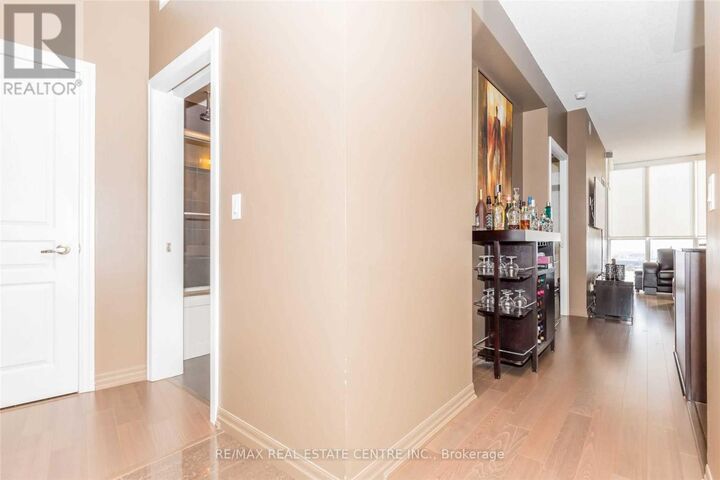 Property Photo:  223 Webb Drive 2004  ON L5B 0E8 
