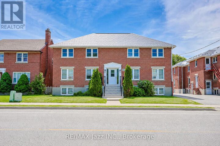 Property Photo: 366 Mary Street North 5 ON L1G 5C8