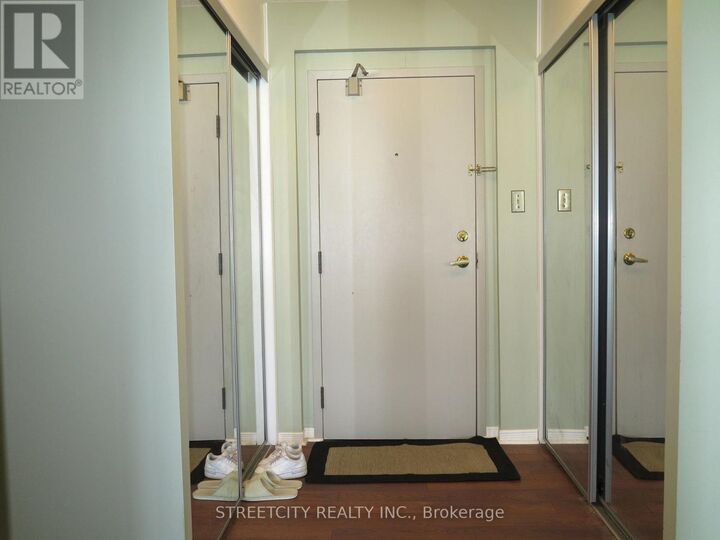 Property Photo:  570 Proudfoot Lane 1011  ON N6H 4Z1 