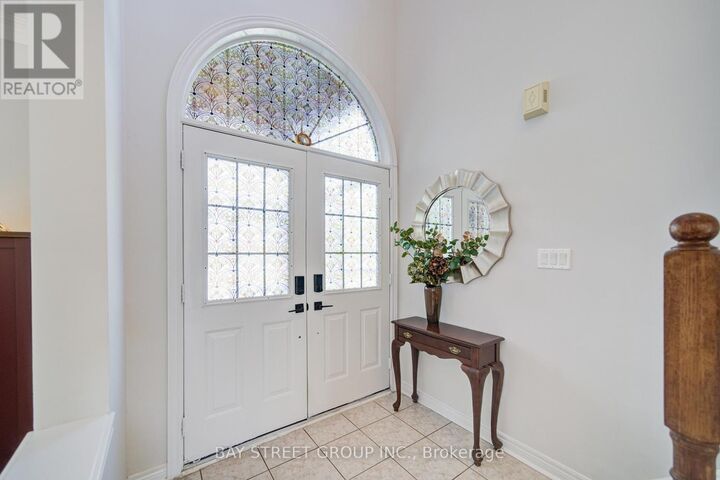 Property Photo:  19 Fountain Court  ON L4S 2K4 
