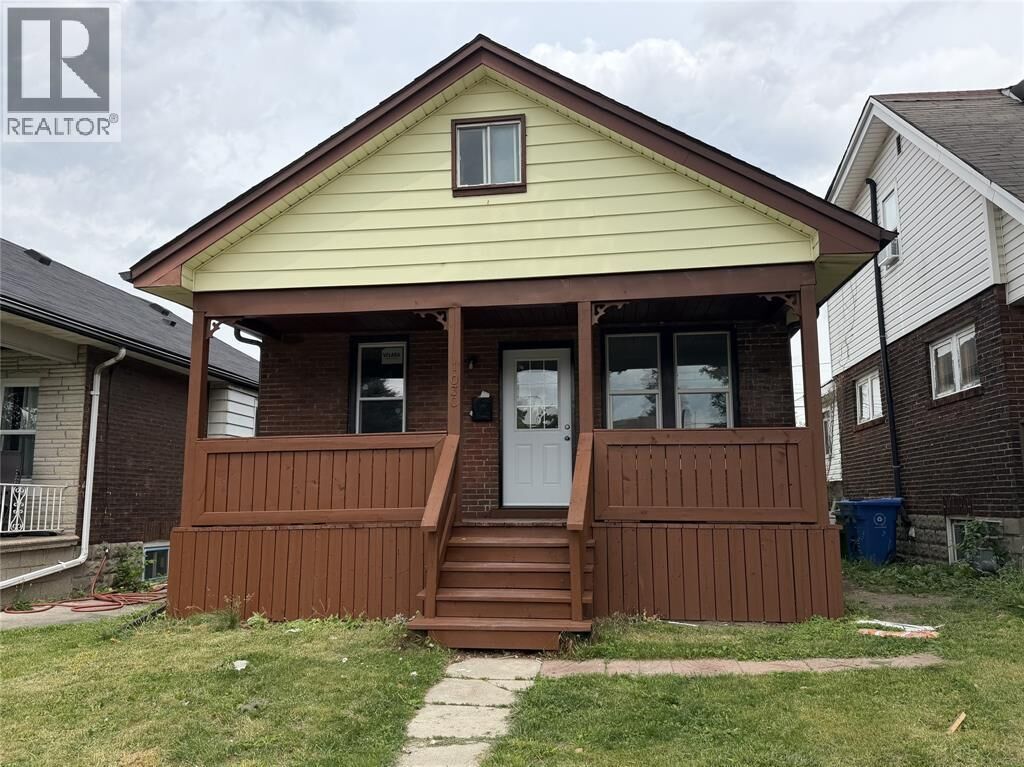 Property Photo:  1030 Oak Street  ON N9A 5G4 