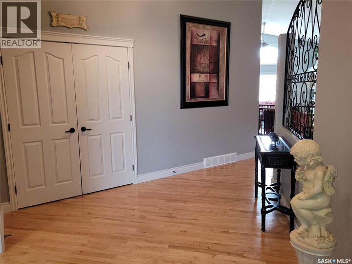 Property Photo:  406 Bolton Place  SK S7T 0A2 