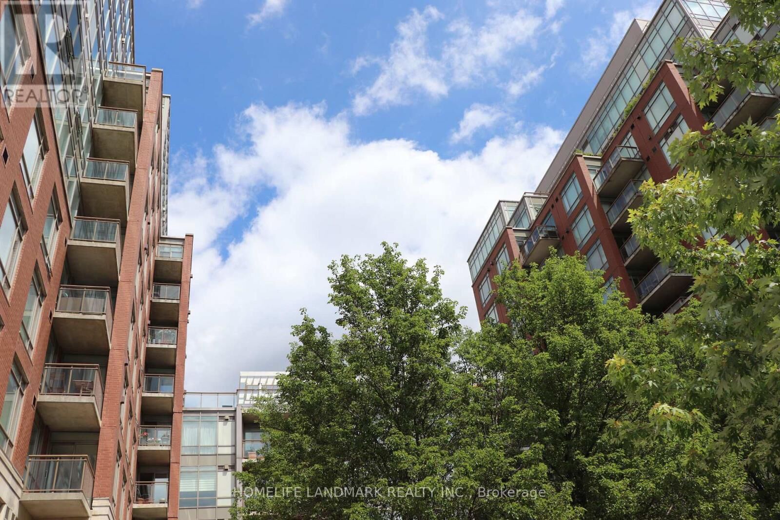 Property Photo: 500 Queens Quay West 816E ON M5V 3K8