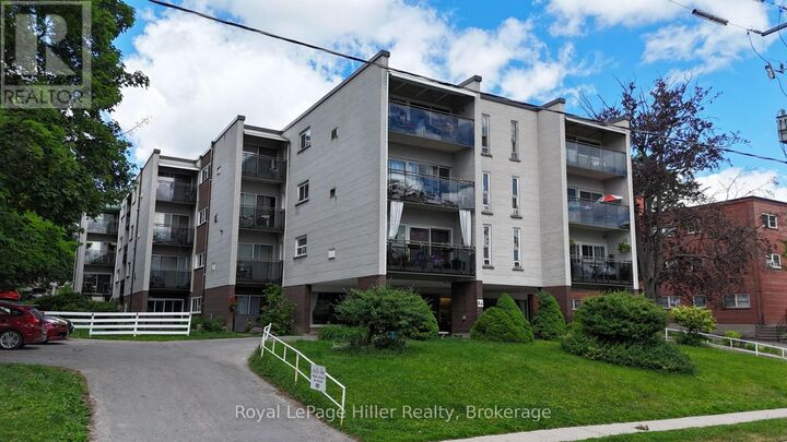 Property Photo:  84 William Street 208  ON N5A 4Y1 