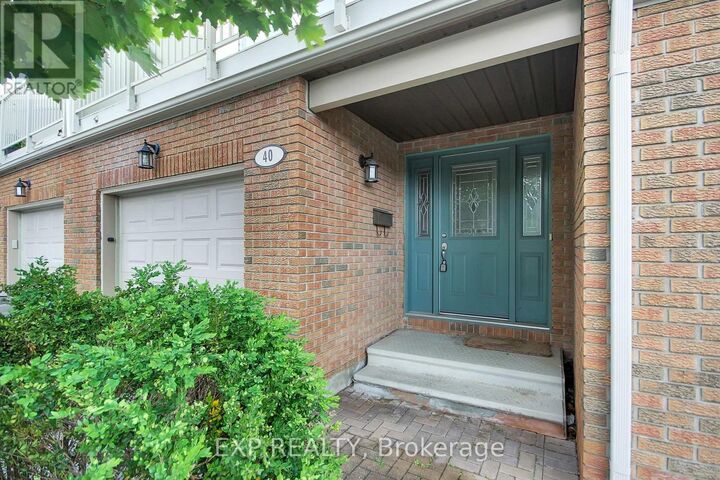 Property Photo:  40 Huntview Private 20  ON K1V 0M5 