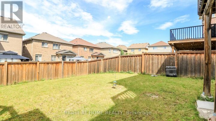 Property Photo:  8 Cherry Lane  ON L9R 0M1 