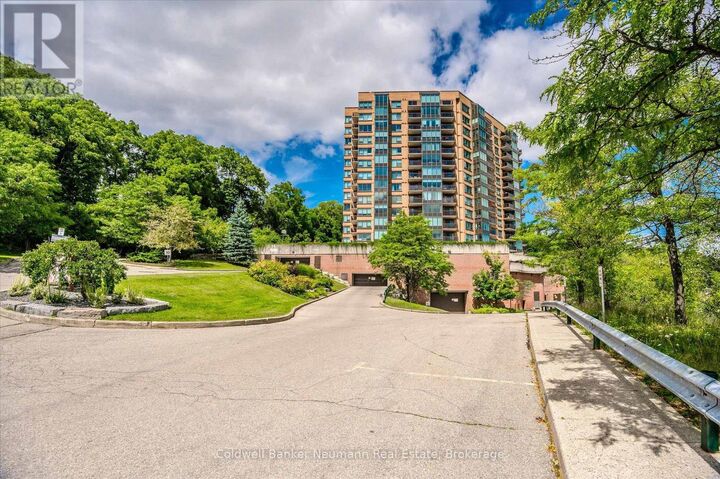 Property Photo:  237 King Street West 1106  ON N3H 5L2 