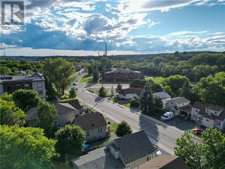 Property Photo: 333 Hyland Drive ON P3E 1S3