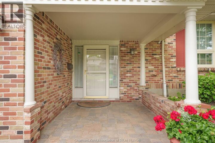 Property Photo:  179 Chippewa Drive  ON N7M 2B3 