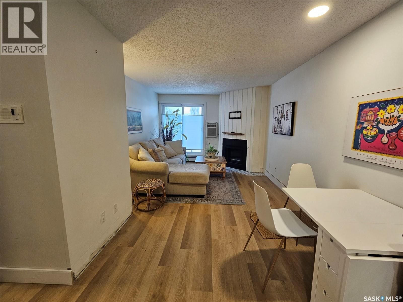 Property Photo:  207 512 4th Avenue N  SK S7K 2M7 
