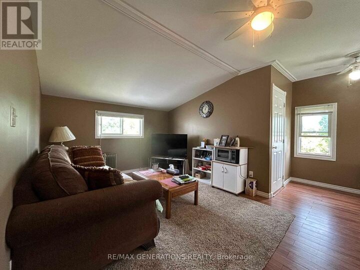 Property Photo: 208 Mackenzie Avenue ON P0T 1C0