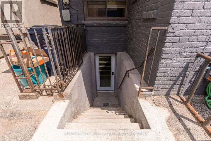 Property Photo:  2443 Dundas Street West  ON M6P 1X3 