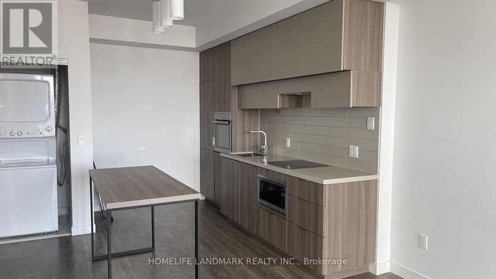 Property Photo: 8 Eglinton Avenue East 4207 ON M4P 0C1