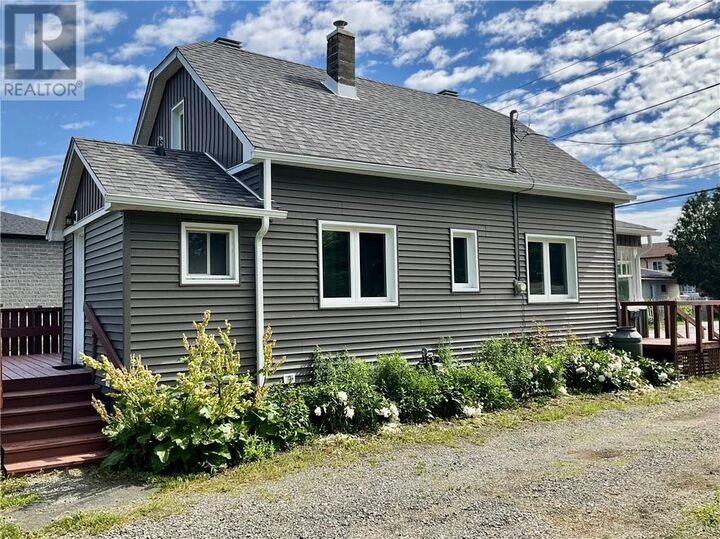 Property Photo:  71 Barry Street  ON P3A 1R8 