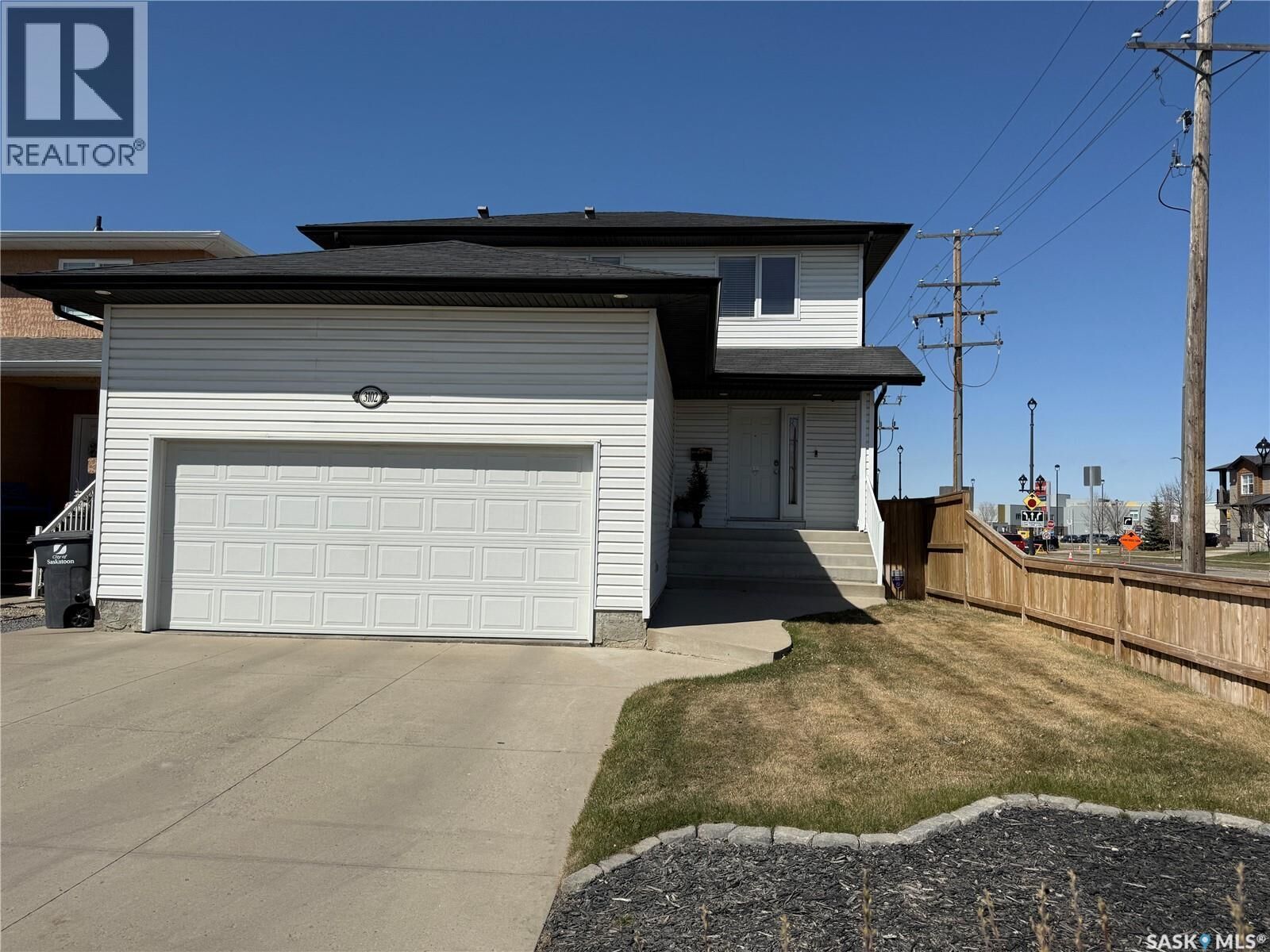 Property Photo:  3102 37th Street W  SK S7L 7H9 