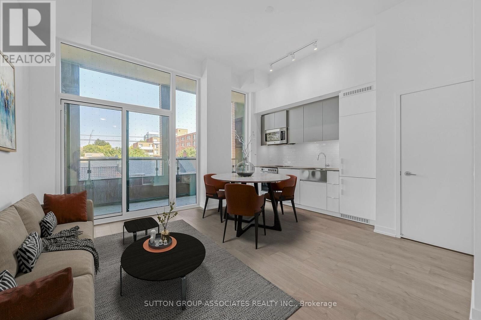 Property Photo:  270 Dufferin Street 213  ON M6K 0H8 