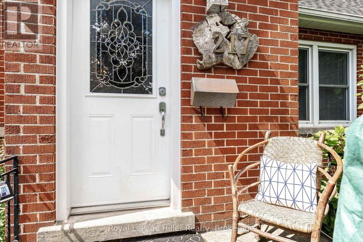 Property Photo:  217 Norman Street  ON N5A 5S3 