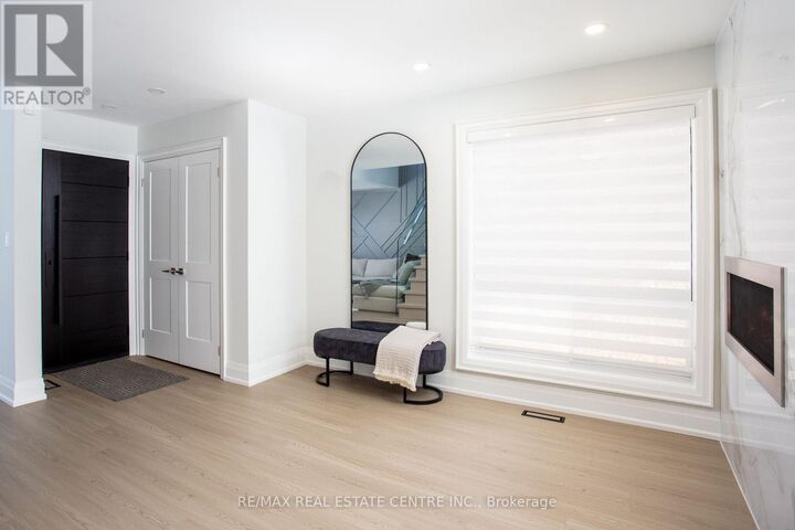 Property Photo:  5940 Blue Spruce Avenue  ON L7L 6T2 