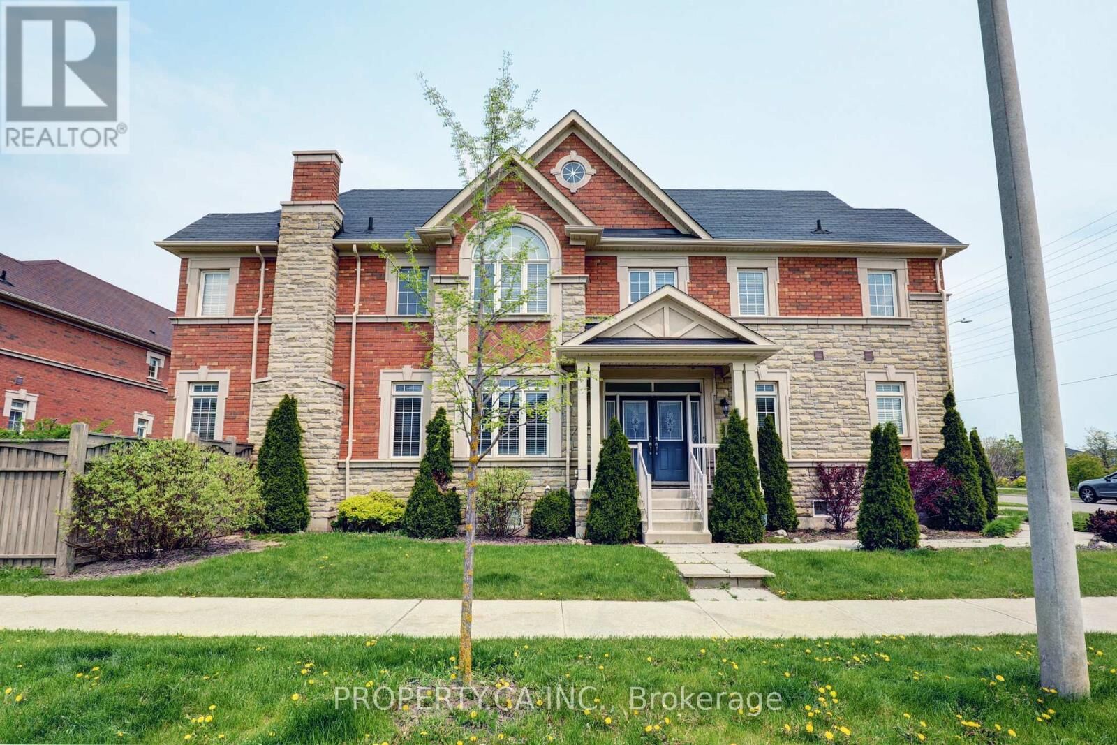 Property Photo:  41 Spruce Pine Crescent  ON L6A 4T3 