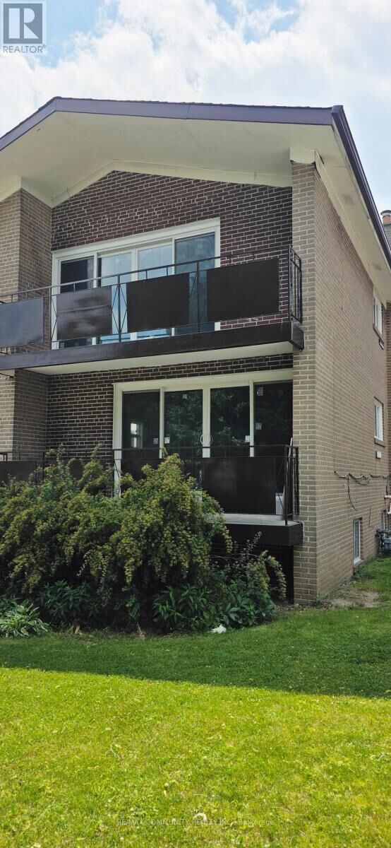 Property Photo: 30 Canlish Road 1 ON M1P 1S4