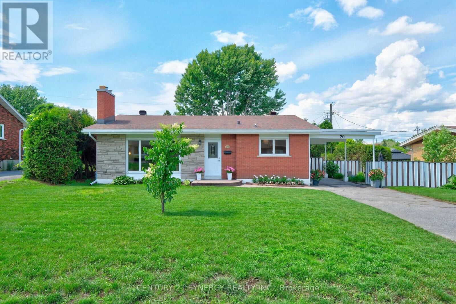 Property Photo:  20 Sherry Lane  ON K2G 3L6 