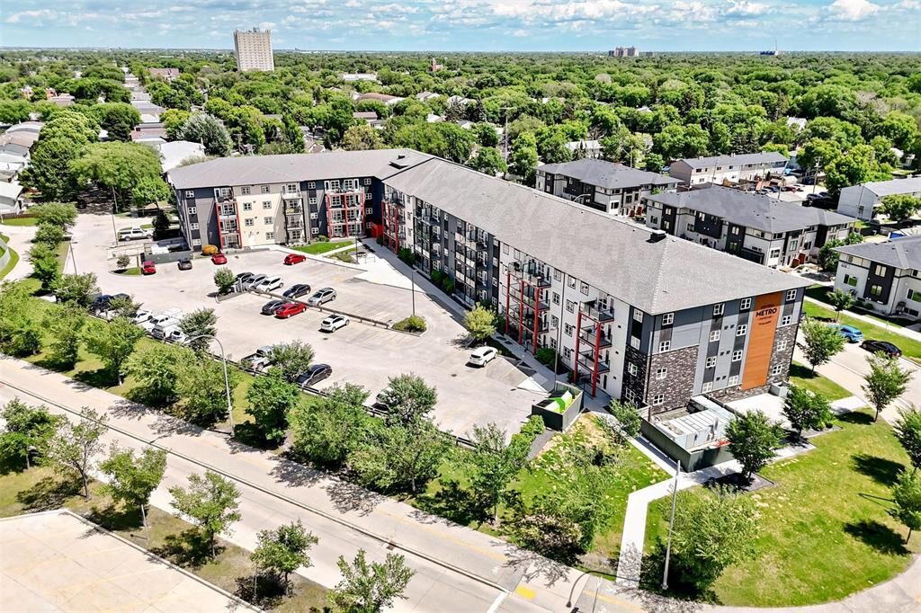Property Photo: 670 Hugo Street South MB R3L 0P8