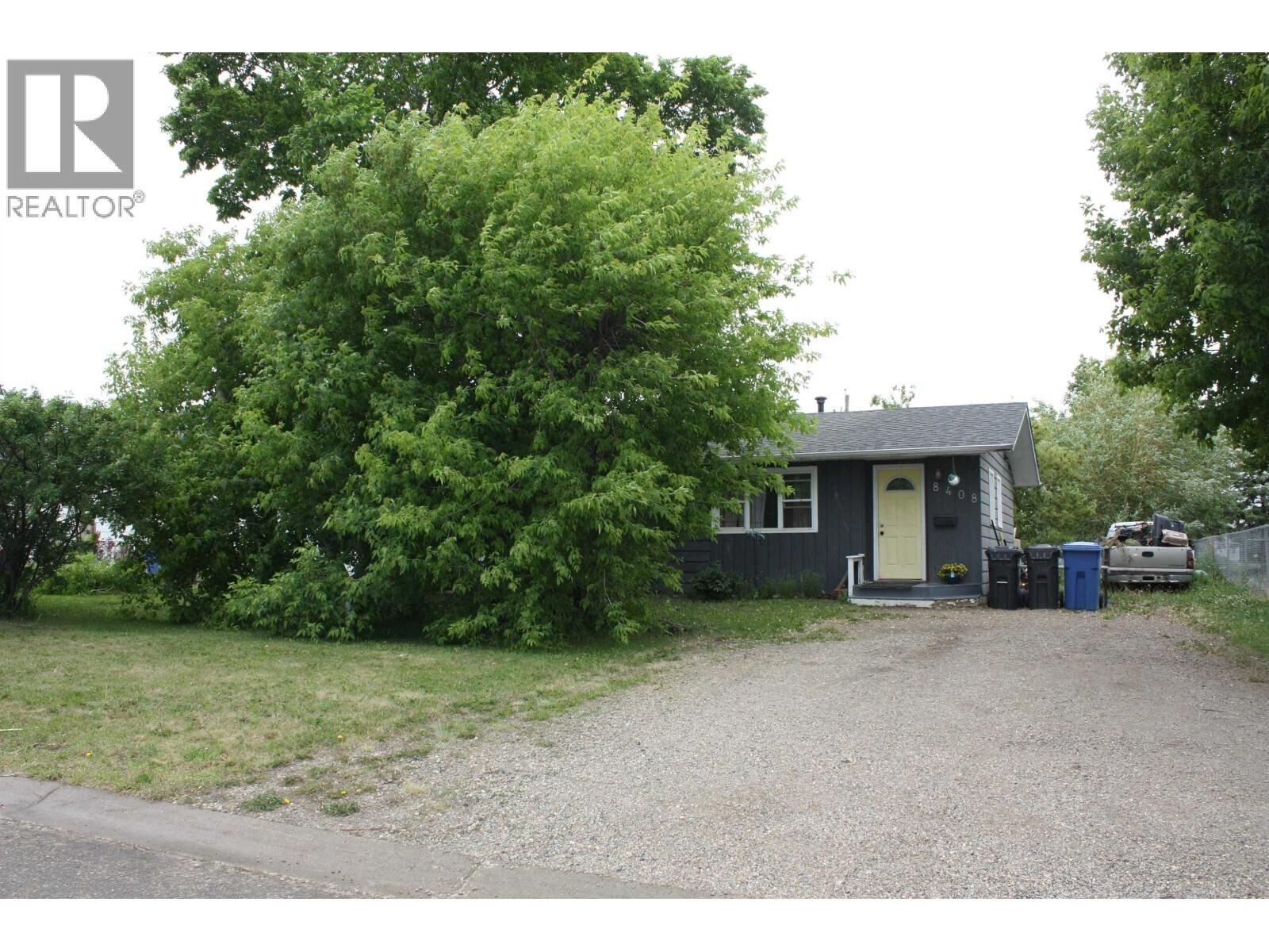 Photo de la propriété:  8408 94 Avenue  BC V1J 1G1 