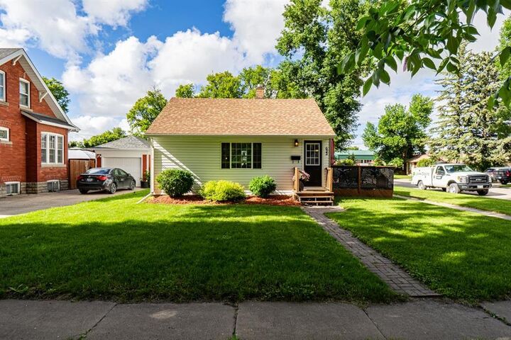 Property Photo:  622 Countess Avenue  MB R1N 0S9 
