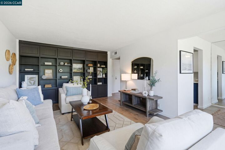 Property Photo:  460 N Civic Dr 310  CA 94596 