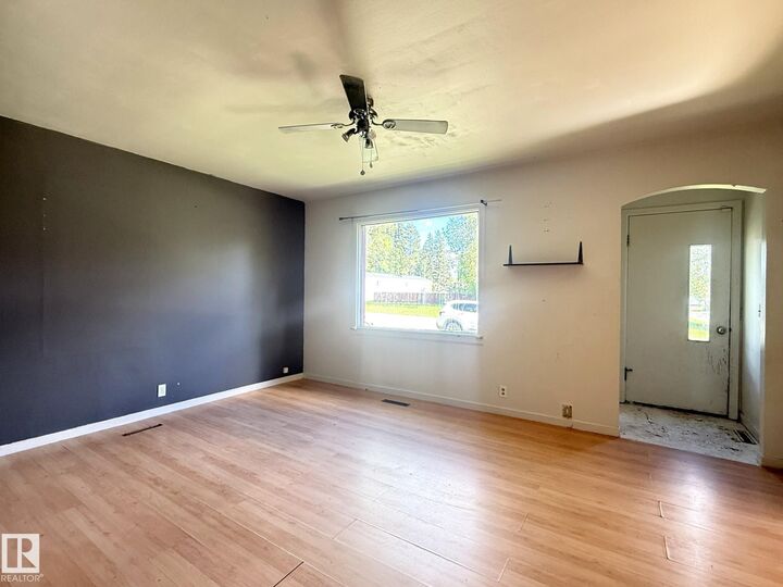 Property Photo: 5028 52 Avenue AB T0C 0P0