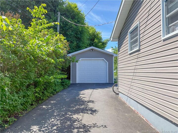 Property Photo:  123 Cambridge Street  NB E7M 1E1 