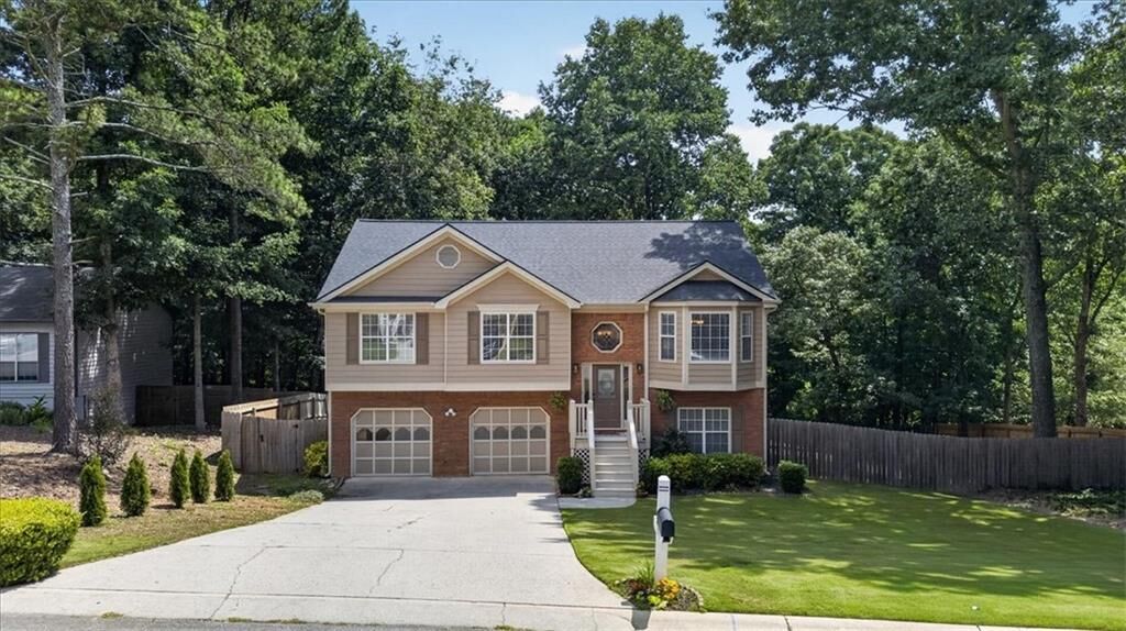 Property Photo: 4155 Gables Place GA 30519