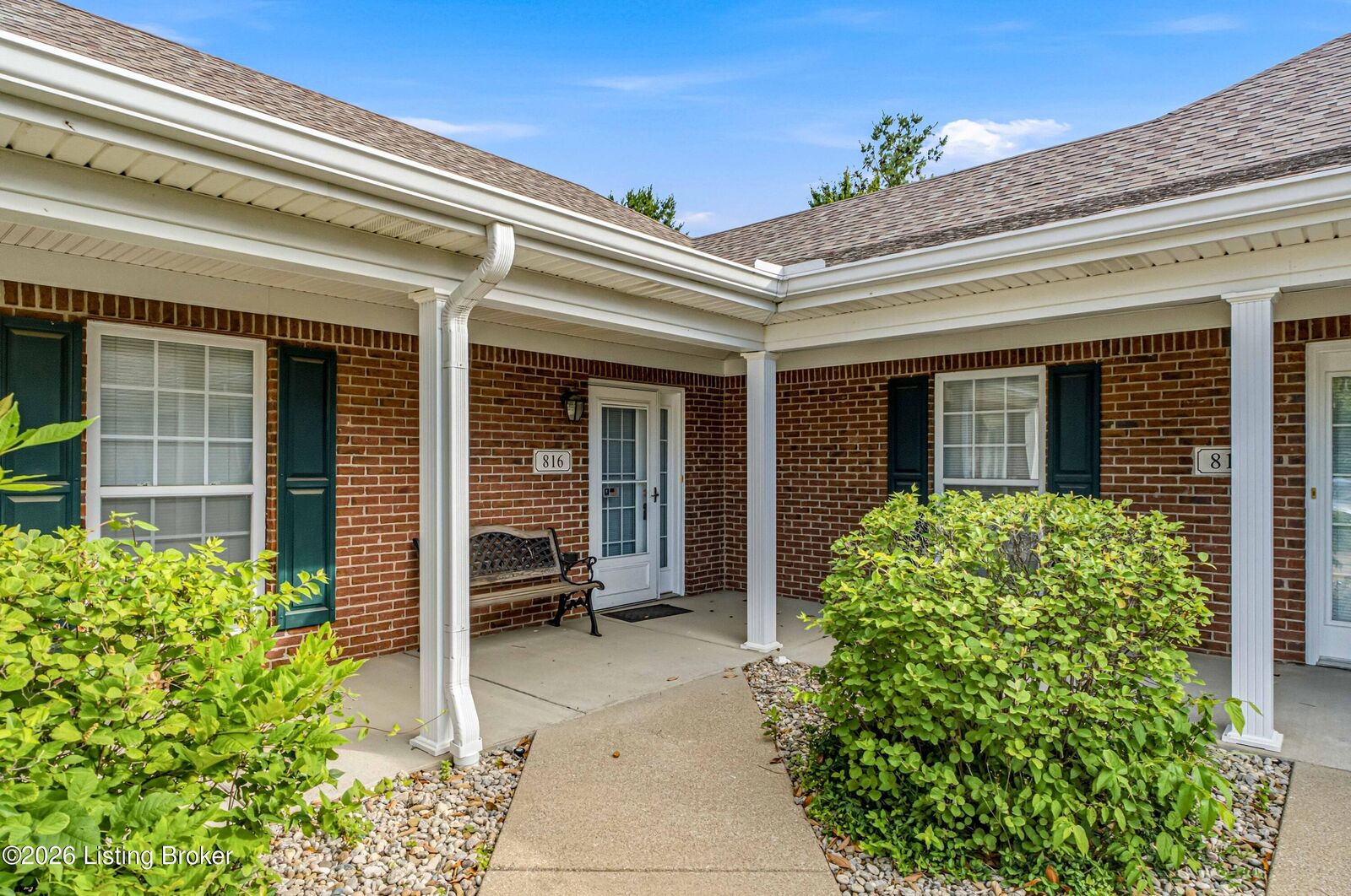 Property Photo:  816 Garden Pointe Dr  KY 40067 