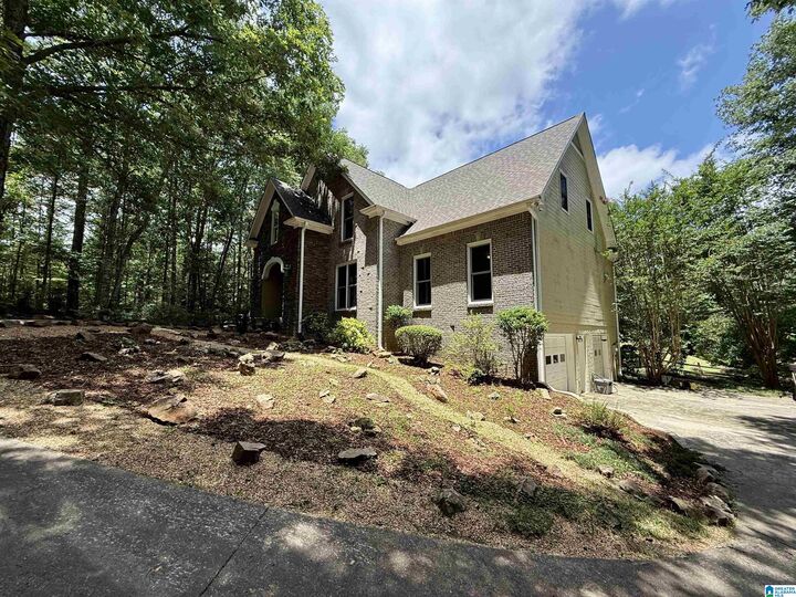 Property Photo:  300 Twelve Oaks Circle  AL 35043 